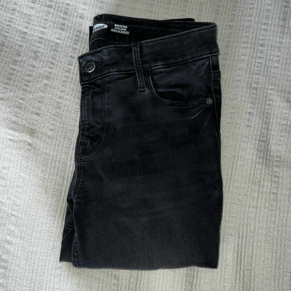 Old Navy women’s black wash rockstar jeans